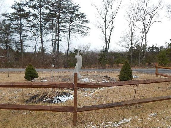 4th image of 164 Quaker Lake Trl