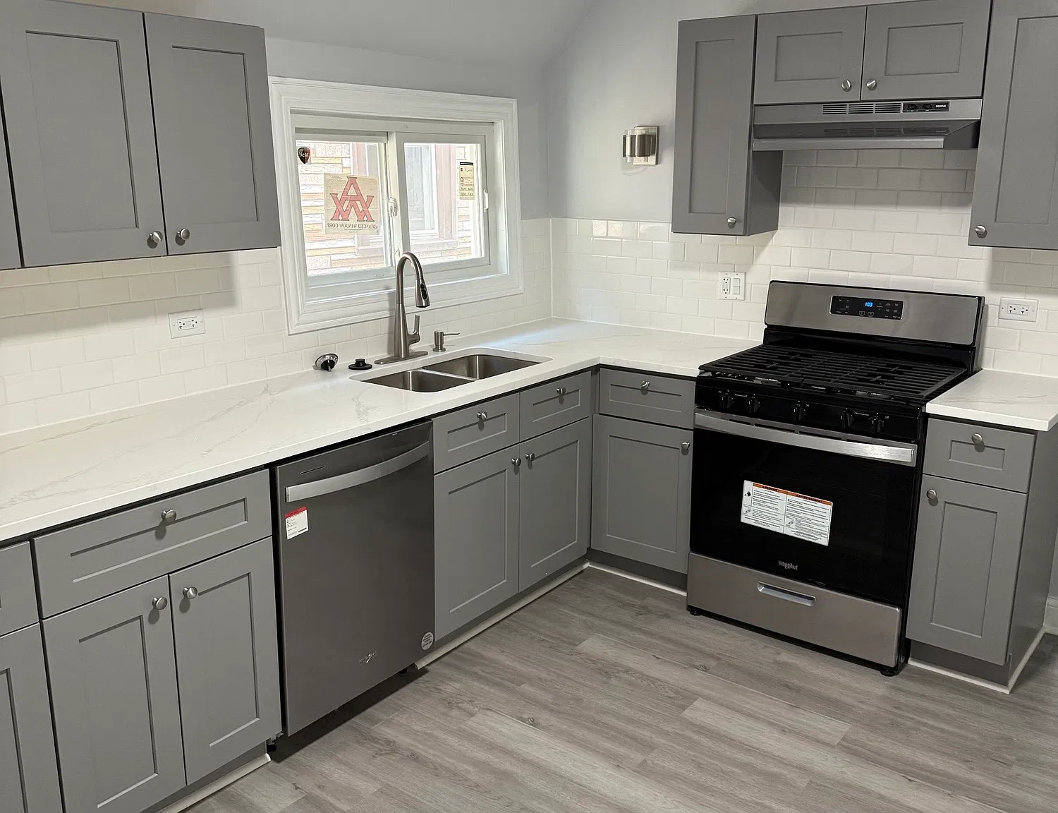 3807 N Whipple St — Photo 3