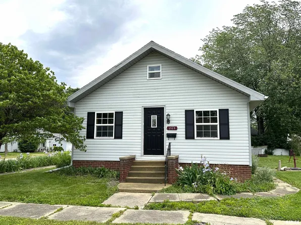 203 A St, Maquon, IL 61458