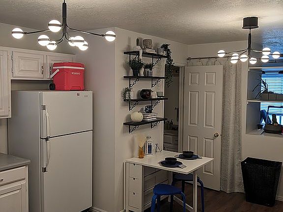 Main Floor Kitchen/Dining