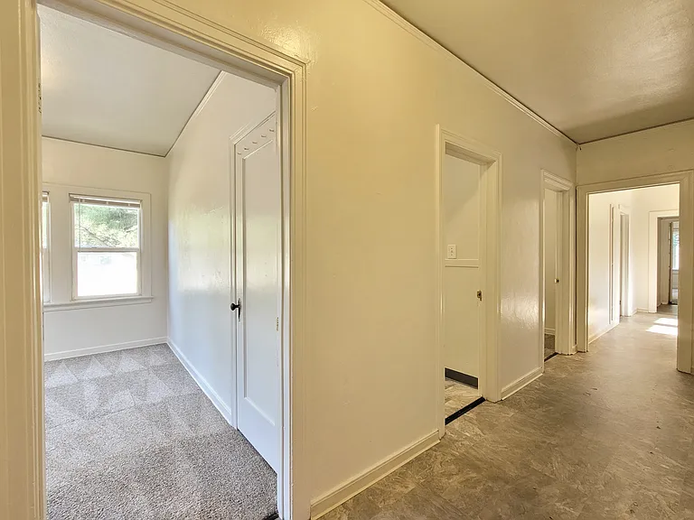 1501 W 3rd St #1 — Photo 11