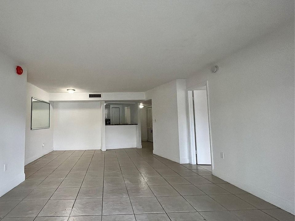 1st image of 4205 N University Dr APT 301
