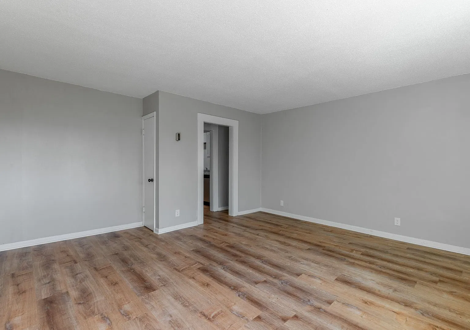 1006 Glenwood Dr — Photo 4