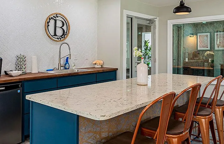 Brooksfield Apartments — Photo 11