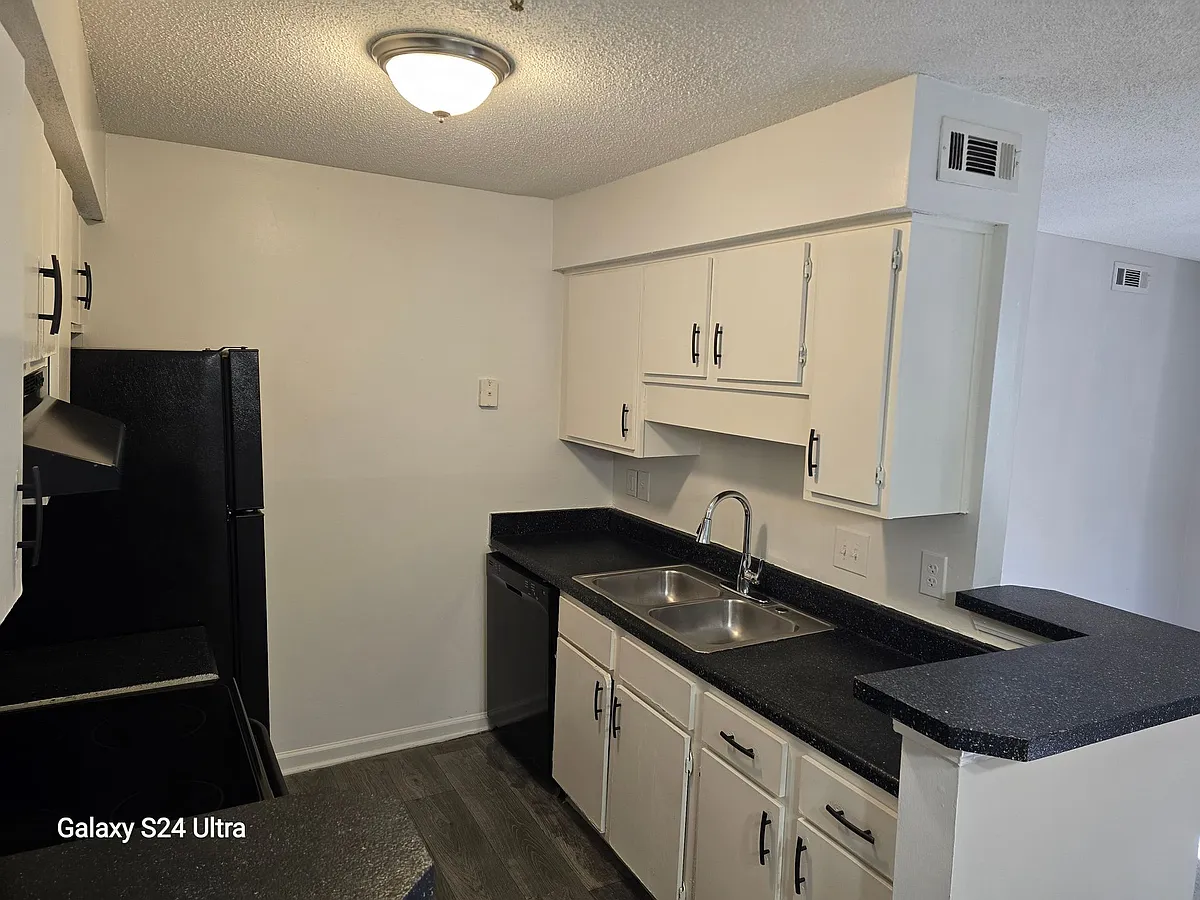 Building Photo - Summerdale Apartments