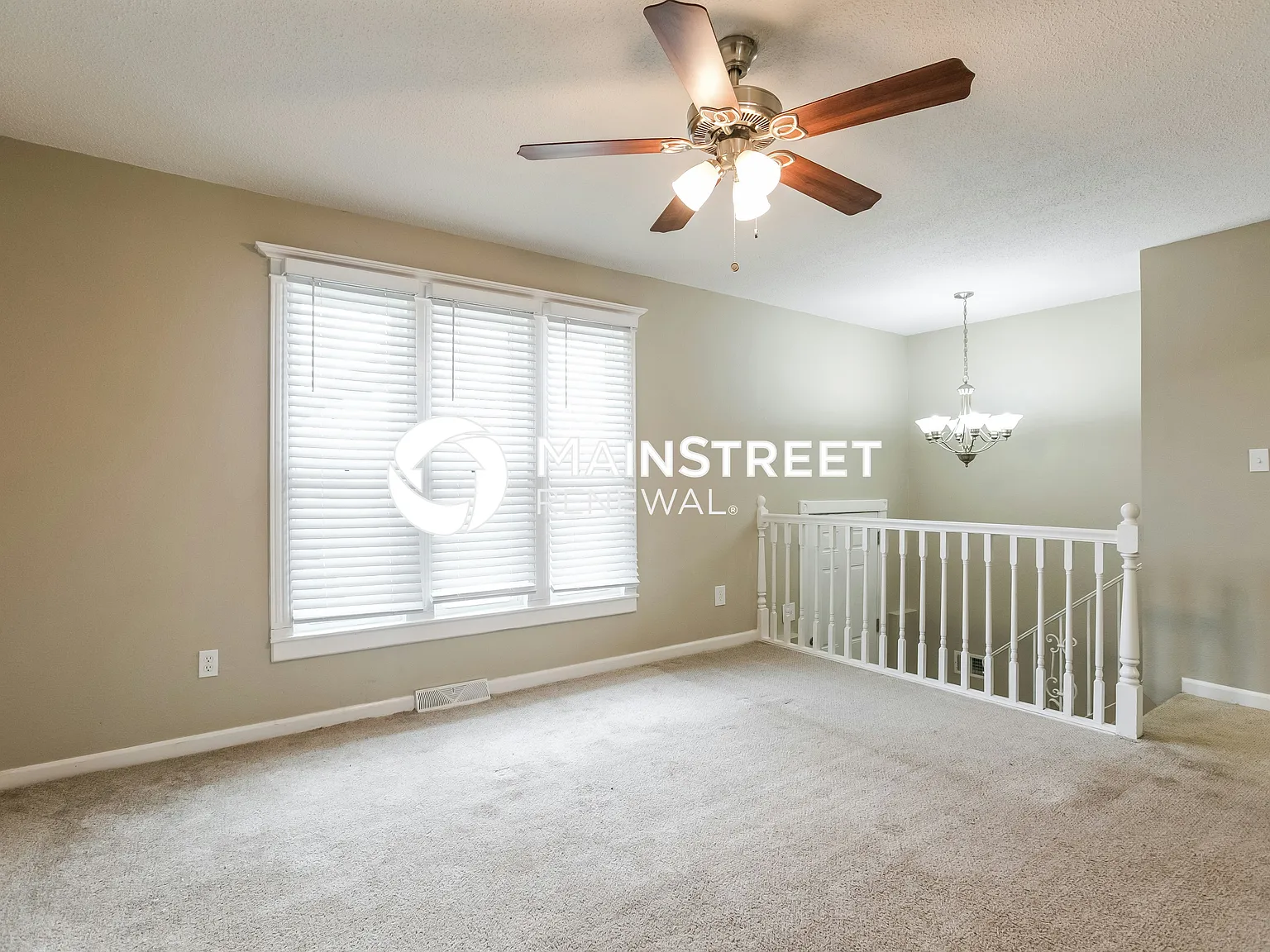 1905 SW Onyx St — Photo 3