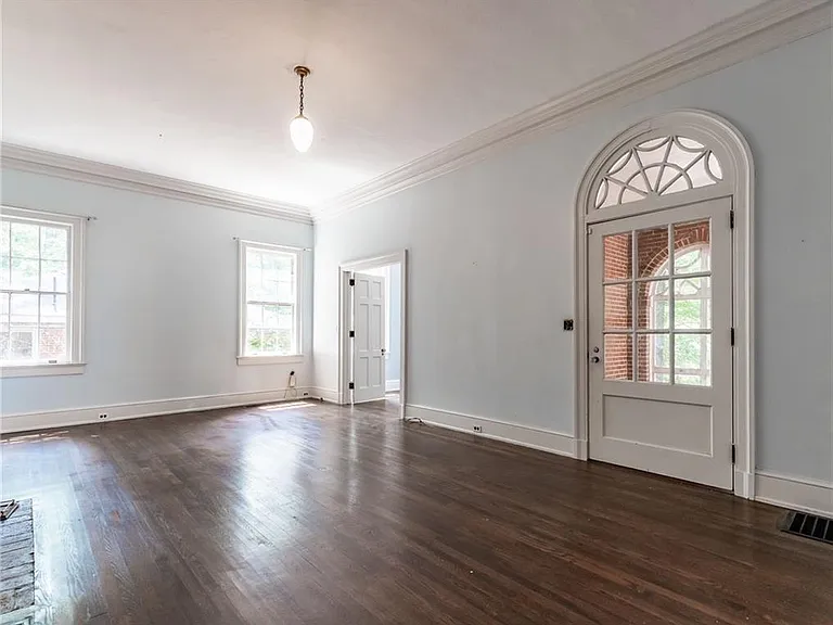 1681 E Clifton Rd NE — Photo 9