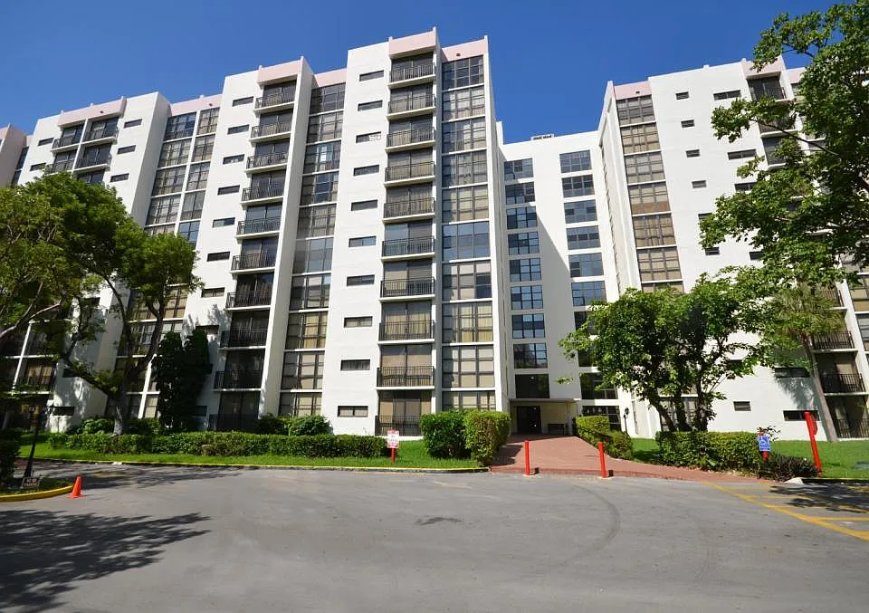 17021 N Bay Rd #316