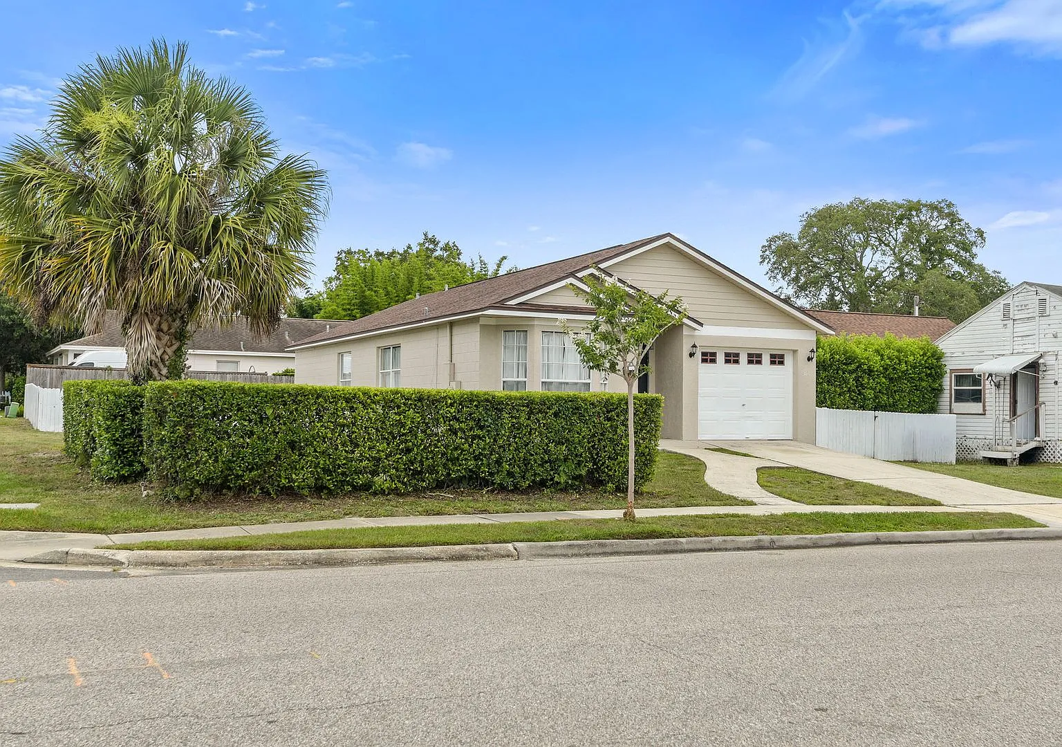 Winter Park 3 bedroom steps to shopping, dining. — Photo 2