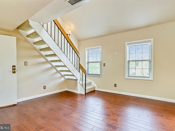 2nd image of 1415 E Abingdon Dr APT 3