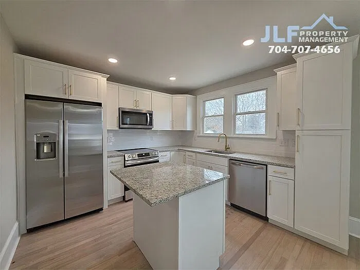 3 bed, 2.0 bath, 1190 sqft, $1,795 — Photo 4