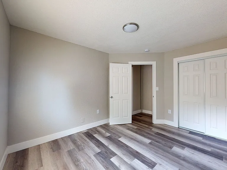 1810 E 25th Street — Photo 17
