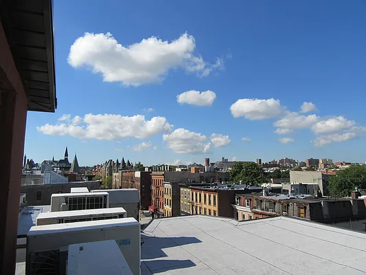 Rented by Lucky Apt Inc | media 23