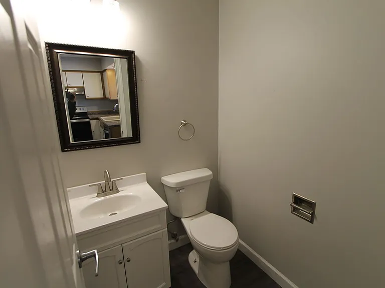 The Warwick of Norfolk. Now leasing updated 1, 2 bedroom apartments and 3 bedroom townhomes! — Photo 45