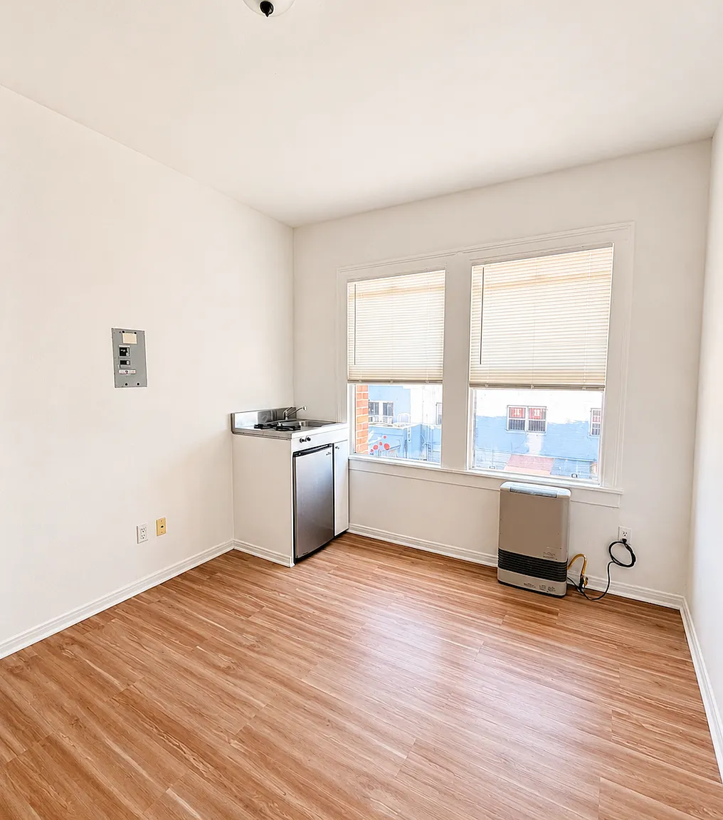 Studio, 250 sqft, $1,150 — Photo 3