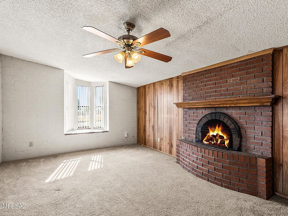 1st image of 902 W 2nd Ave