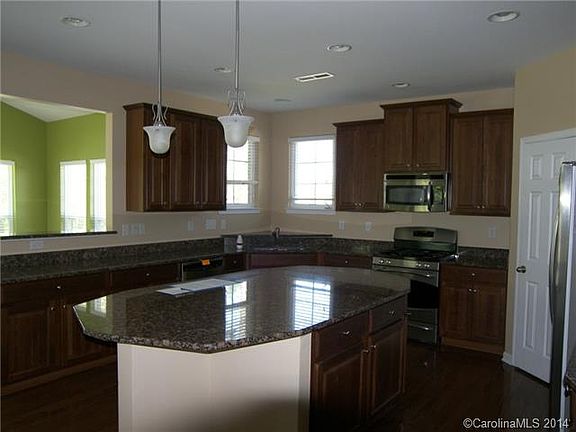 5th image of 8143 Castlestone Dr