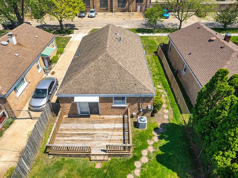 3228 Washington St — Photo 42
