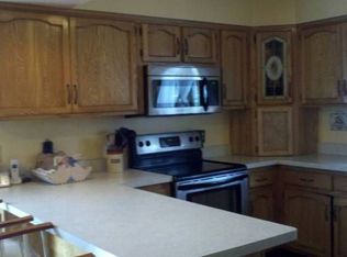 288 River Rd N, Wappingers Falls, NY 12590