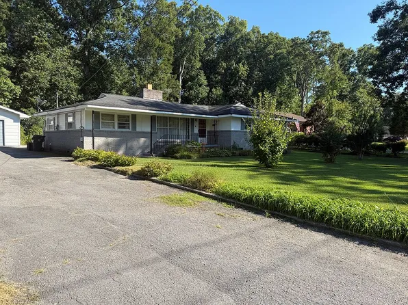 1130 McDonald Dr, Chattanooga, TN 37421