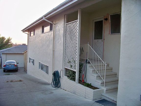 3rd image of 515 N Camino Alto