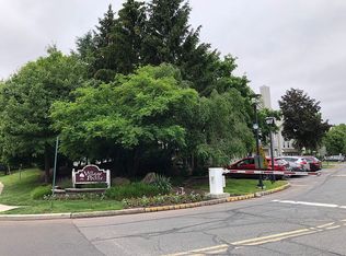 313 Prestwick Way, Edison, NJ 08820