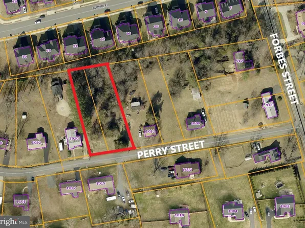 Perry St, Fredericksburg, VA 22405