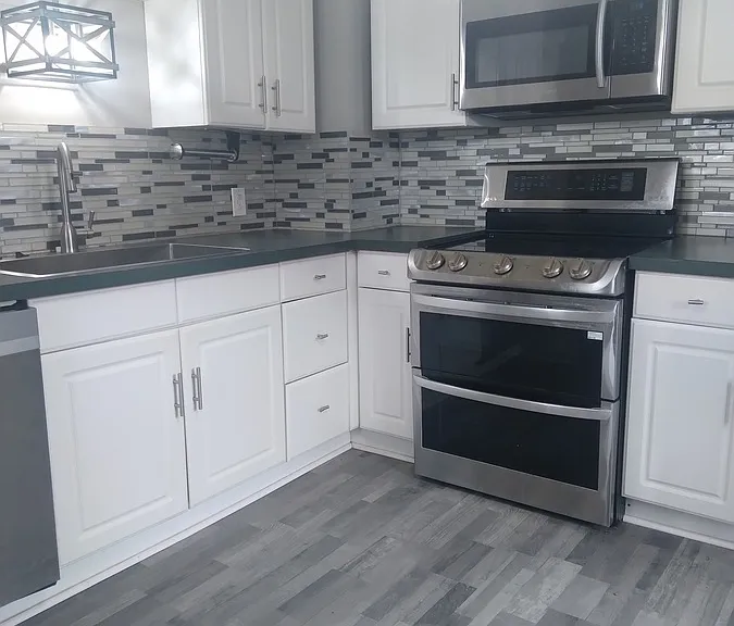 427 E Weber St — Photo 4