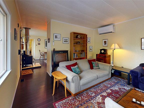 4th image of 365 King Rd