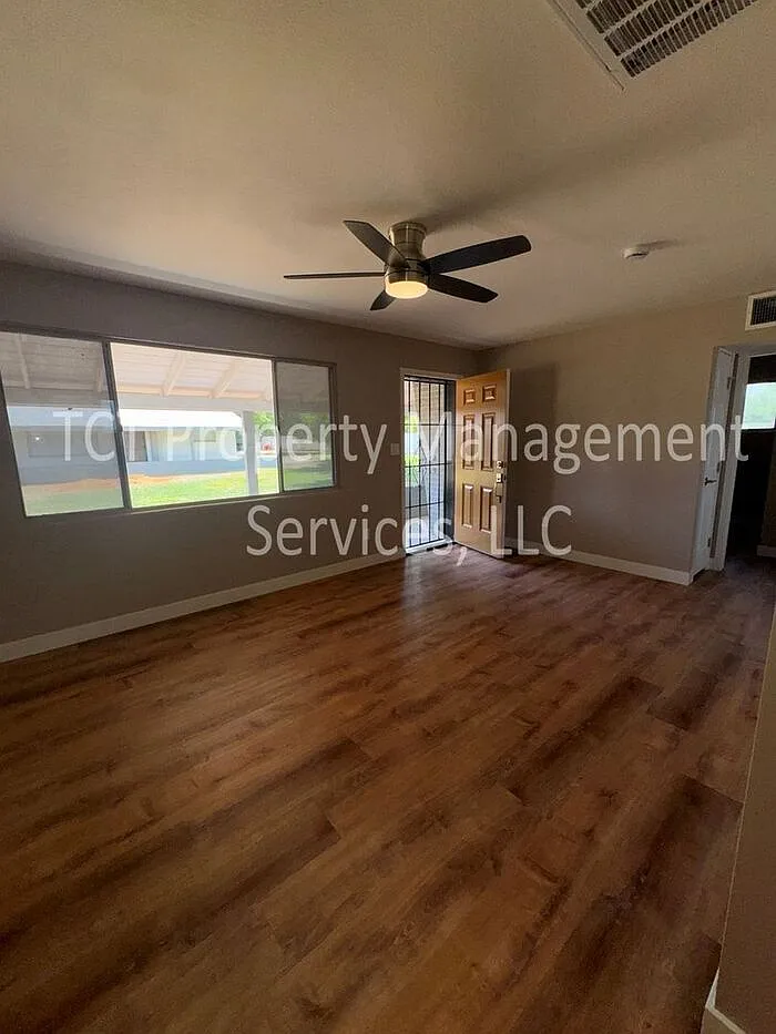2 bed, 1.0 bath, 713 sqft, $1,595 — Photo 3