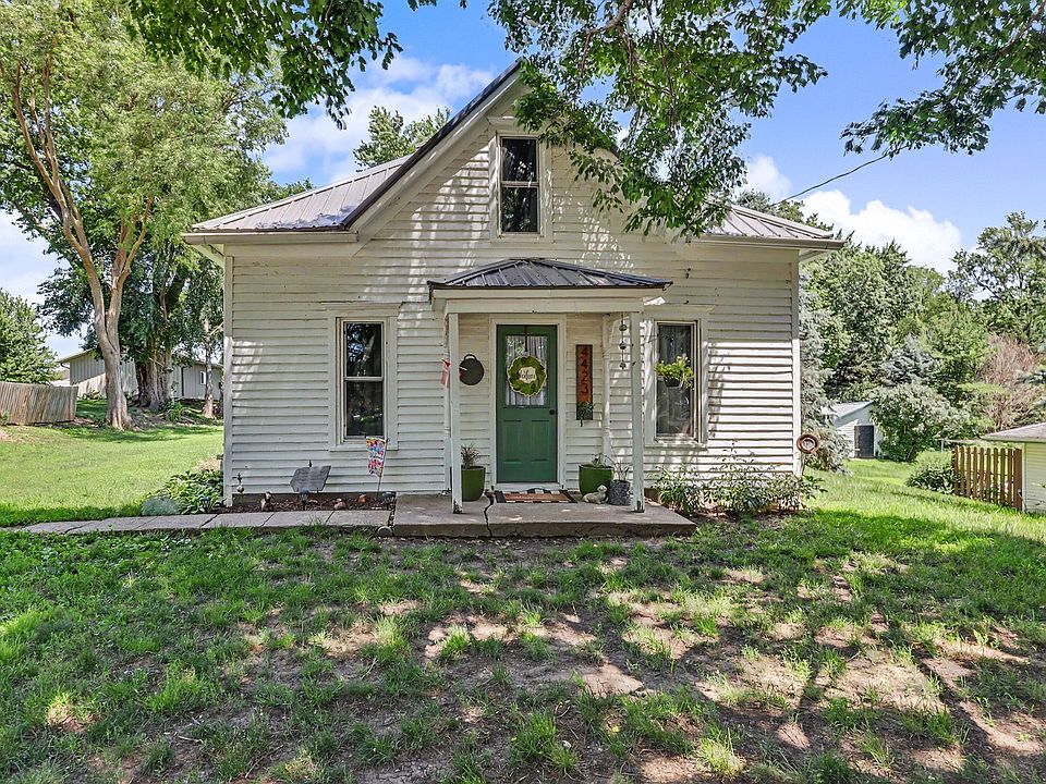 1st image of 4423 Main St