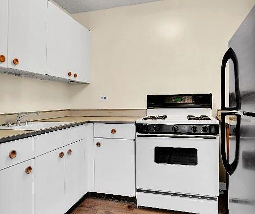 3rd image of 80 Gold St #9G