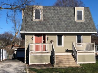 4805 Pershing Ave, Downers Grove, IL 60515