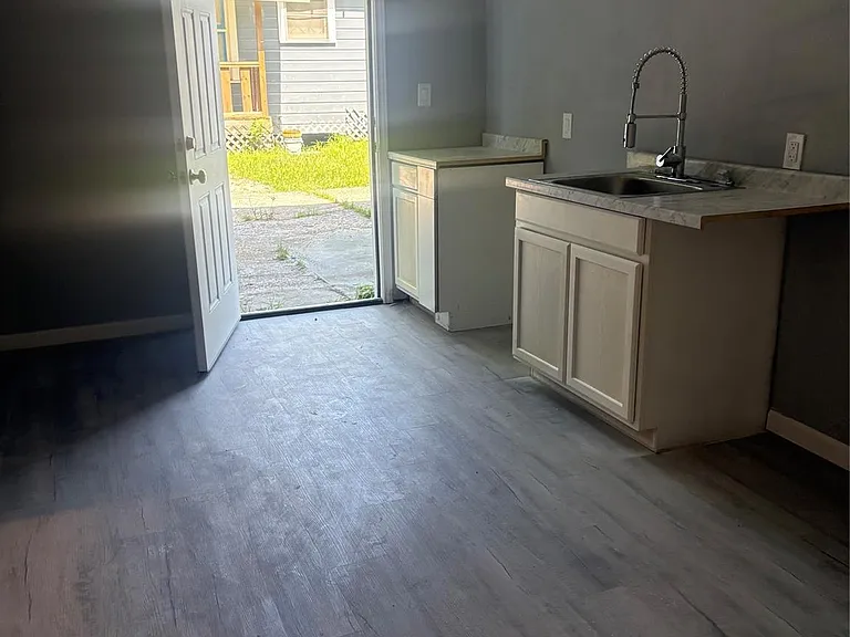 2450B S 4th St — Photo 3