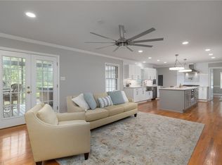5717 Suttonwood Dr, Greensboro, NC 27407