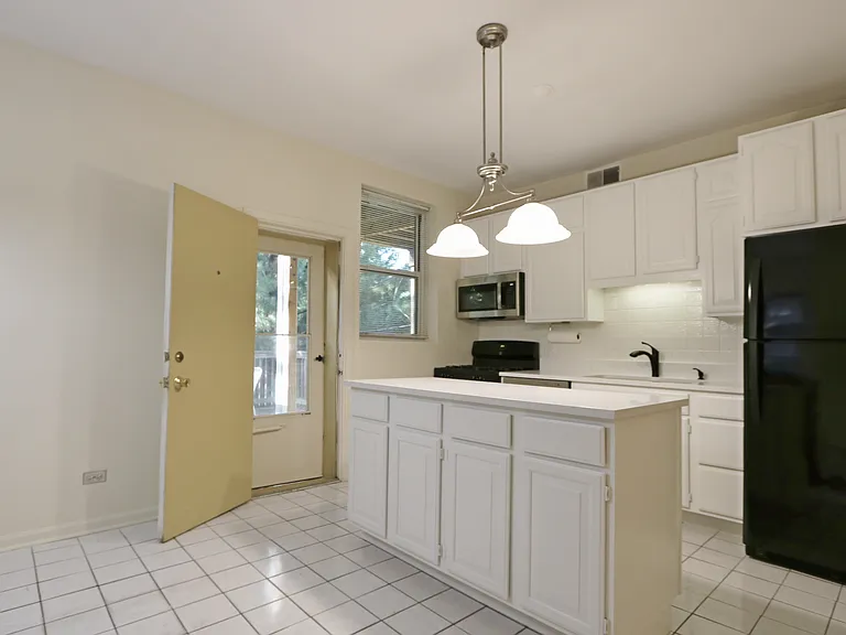 918 W Buena Ave #1 — Photo 18