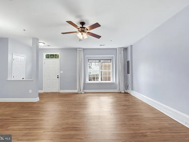 832 Estuary Dr — Photo 3