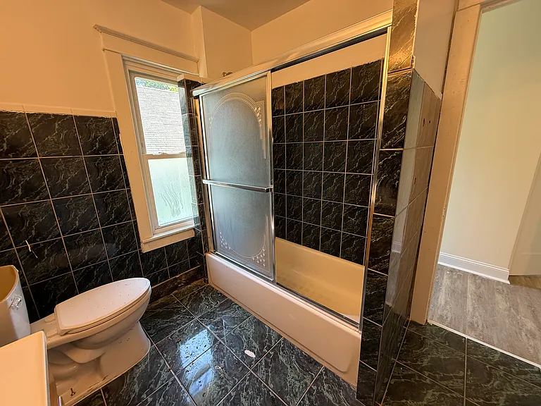 174 Center St — Photo 9