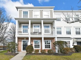 22 Maler Ln, Patchogue, NY 11772