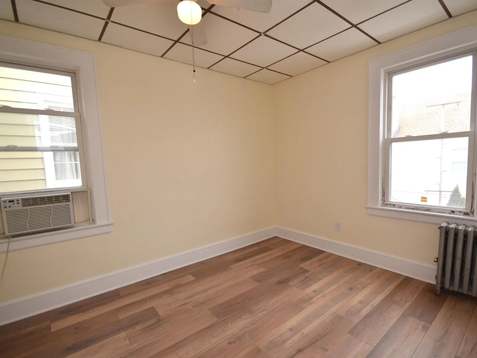 2 bed, 1.0 bath, $2,350 — Photo 4