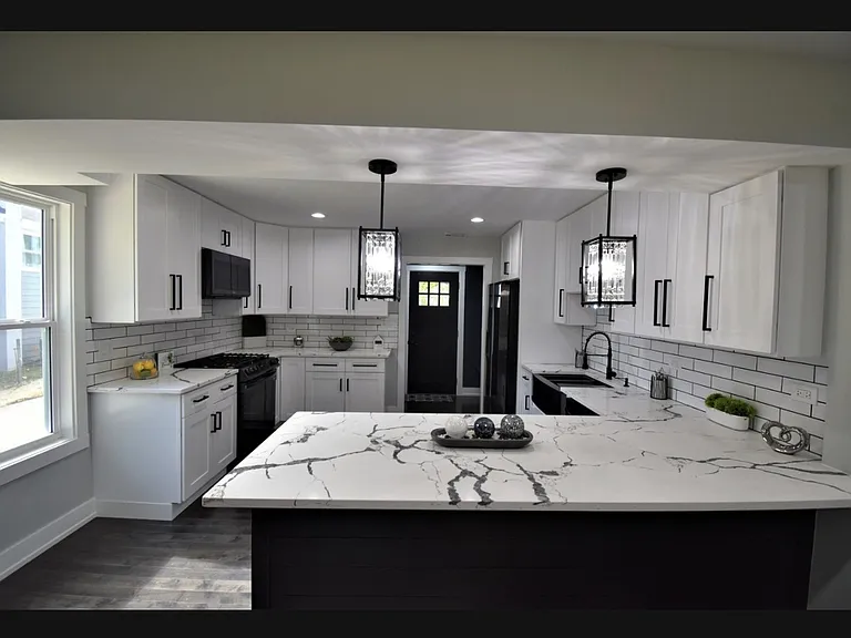 3703 Bluebird Ln — Photo 14