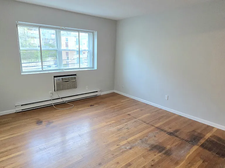 5 Waldemar Ave #3 — Photo 4