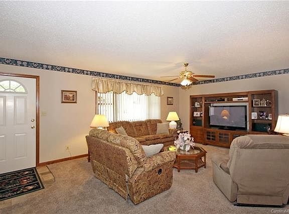 4th image of 143 Doe Trail Ln