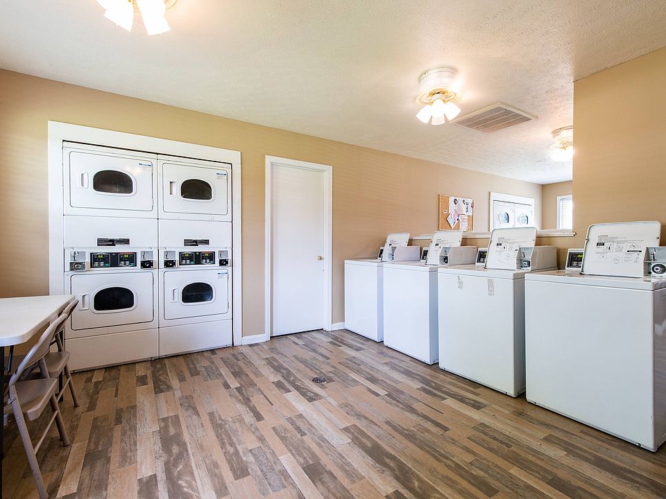 Hidden Creek | Laundry Room