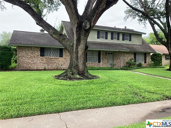 3rd image of 407 Rosewood Dr