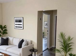 92-06 196th St #101, Hollis, NY 11423