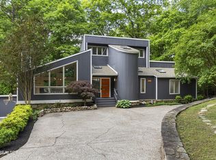 2611 Shore Line Rd, Knoxville, TN 37932