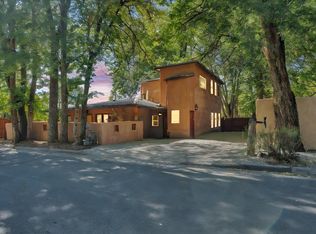 310 Montoya St, Taos, NM 87571