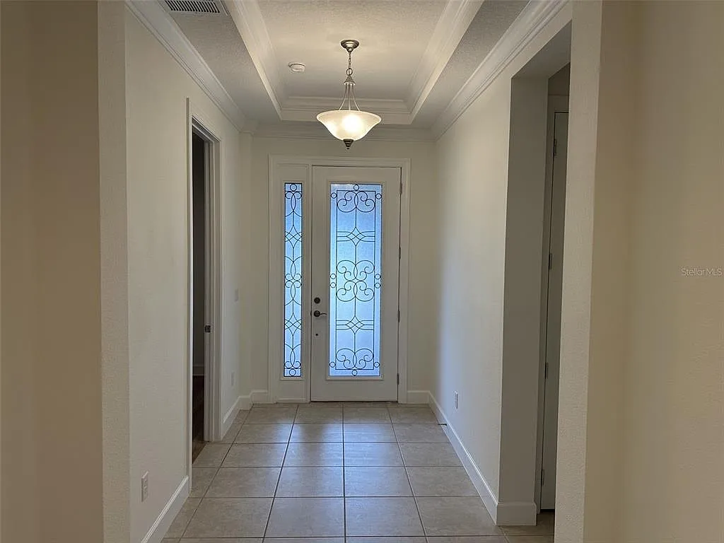 3 bed, 3.5 bath, 2078 sqft, $2,700 — Photo 2