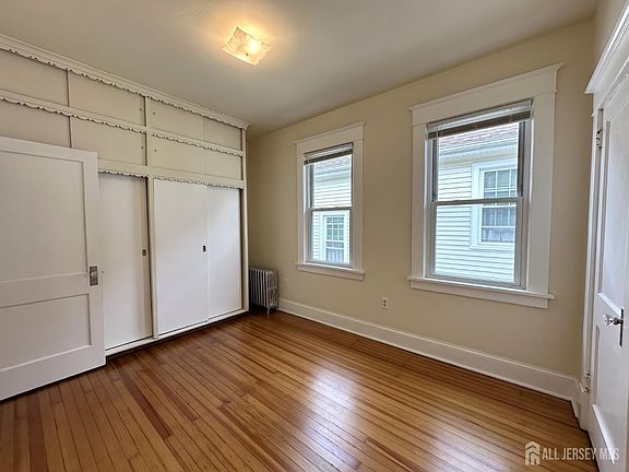 5th image of 11 Oxford St Unit 2